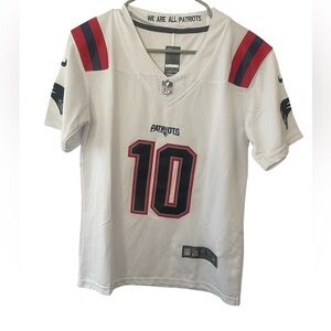 PATRIOTS  WomensJersey Top Size LARGE Pre-Loved NFL Jersey - Game Day Ready -